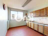 BRON – T3 73,5 m² – ÉTAGE ÉLEVÉ – BALCON – VUE DÉGAGÉE – PARKING — photo 3