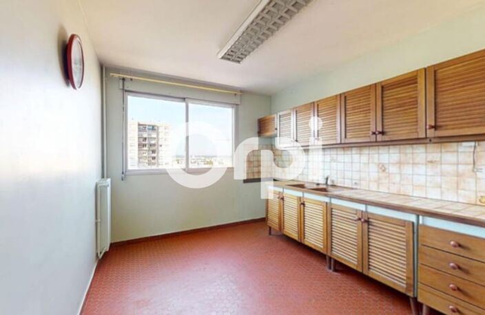 BRON – T3 73,5 m² – ÉTAGE ÉLEVÉ – BALCON – VUE DÉGAGÉE – PARKING — photo 3