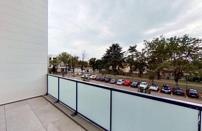 45e - 8 ème rue -SAINT PRIEST-69800 - T3 Non meublé - 986 €CC — photo 4