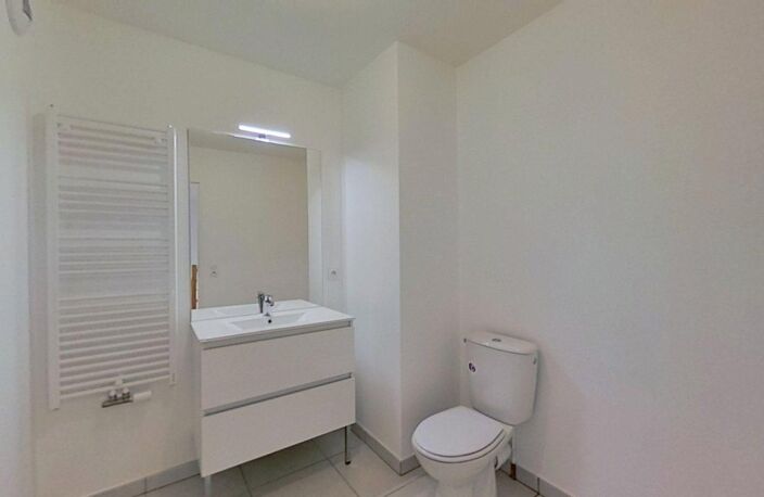 45e - 8 ème rue -SAINT PRIEST-69800 - T3 Non meublé - 986 €CC — photo 5