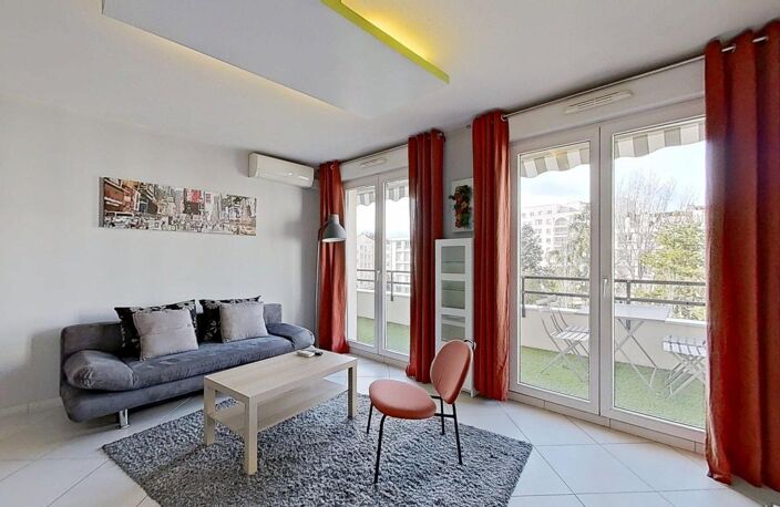 48 rue Georges Gouy Lyon 69007 - T2 Meublé - 995 €CC — photo 4