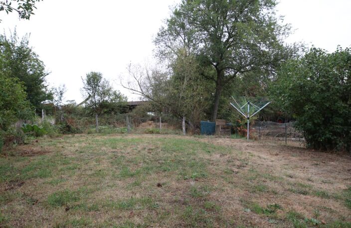 Maison mitoyenne entièrement rénovée ouvrant sur terrain de plain-pied — photo 3