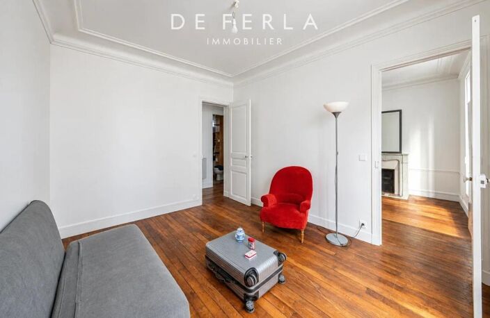 BOULEVARD VOLTAIRE – Appartement traversant de 2 pièces – Paris 11ᵉ — photo 2