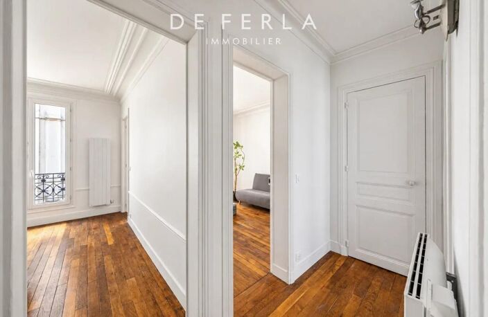 BOULEVARD VOLTAIRE – Appartement traversant de 2 pièces – Paris 11ᵉ — photo 5