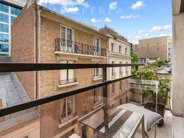 Wagram : 2 pièces refait à neuf par architecte en Duplex avec extérieur — photo du bien