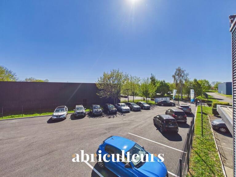 Local commercial de 44 m² avec vaste parking sur terrain de 900 m² à louer à Luisant (28600) — photo 1