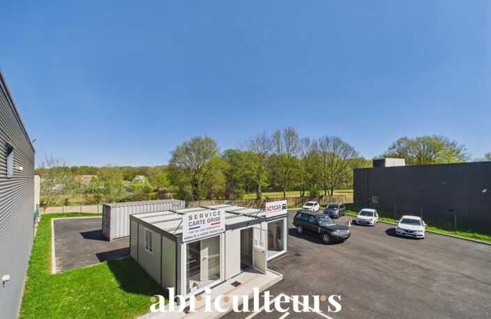 Local commercial de 44 m² avec vaste parking sur terrain de 900 m² à louer à Luisant (28600) — photo 2