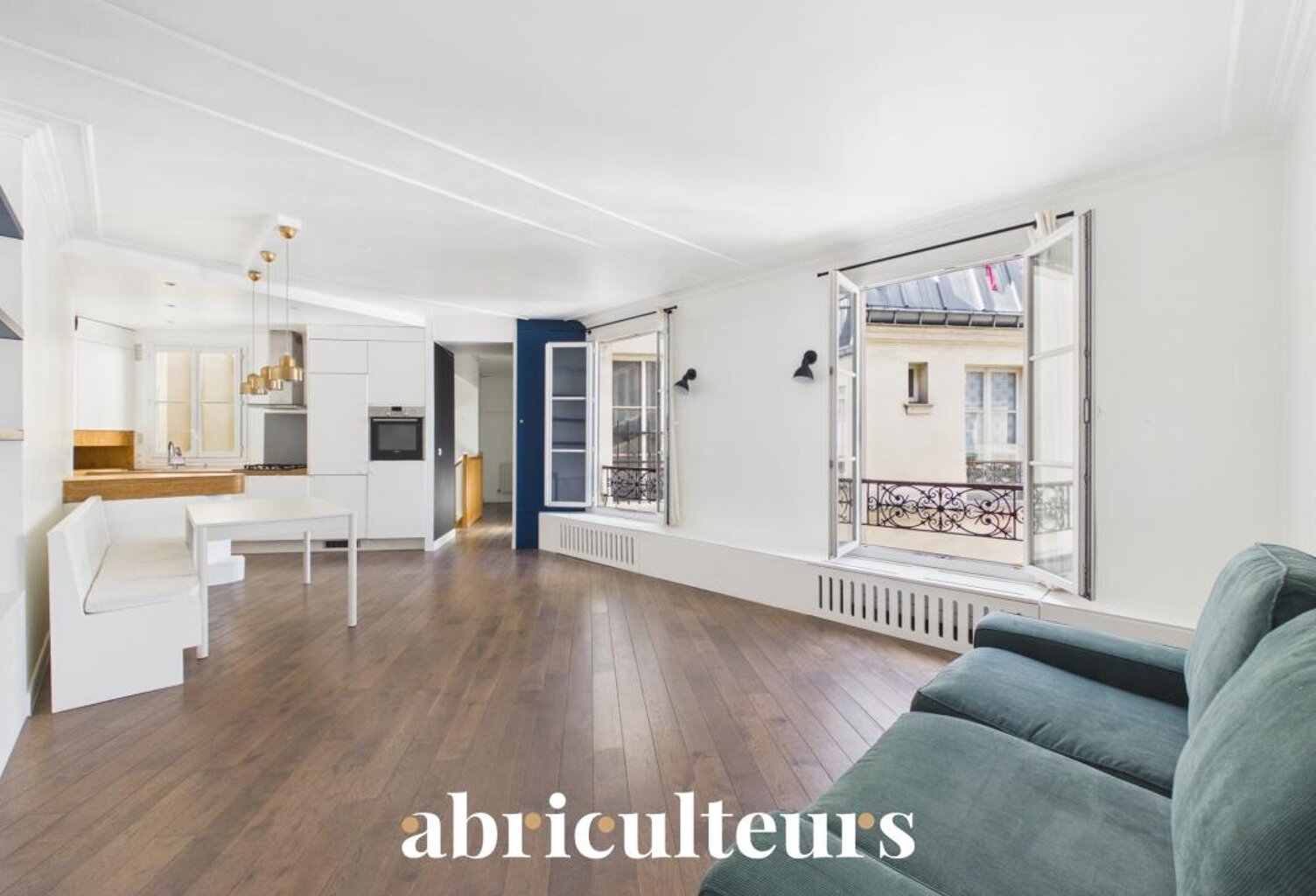 PARIS - MONTMARTRE - DUPLEX - 3 PIÈCES  - 2 CHAMBRES - 72 M2 - 2594  € Charges Comprises — photo 1