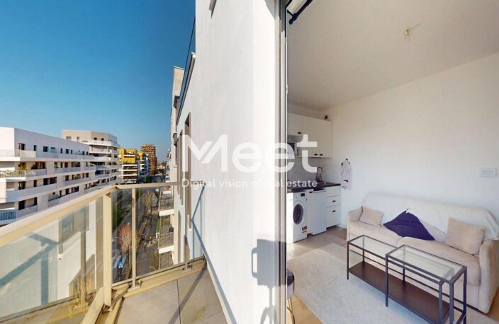 STUDIO - IMMEUBLE RÉCENT - BALCON - VUE DÉGAGÉE — photo 2