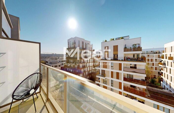 STUDIO - IMMEUBLE RÉCENT - BALCON - VUE DÉGAGÉE — photo 5