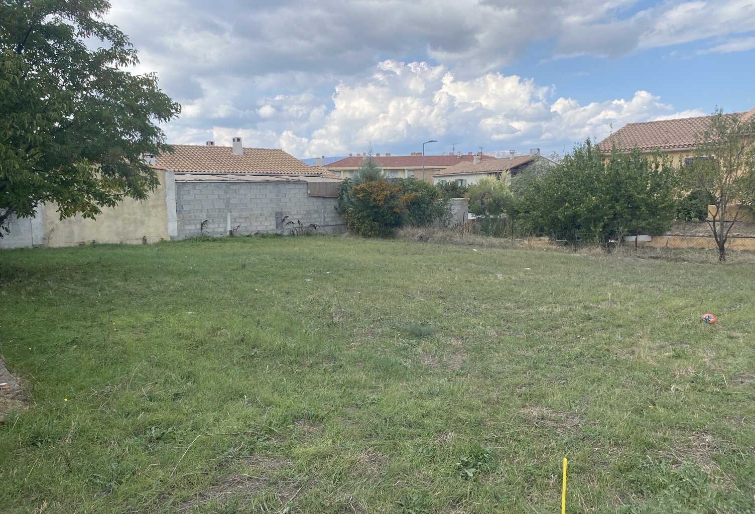 Vente terrain à construire 520 m² Trets (13530) — photo 1
