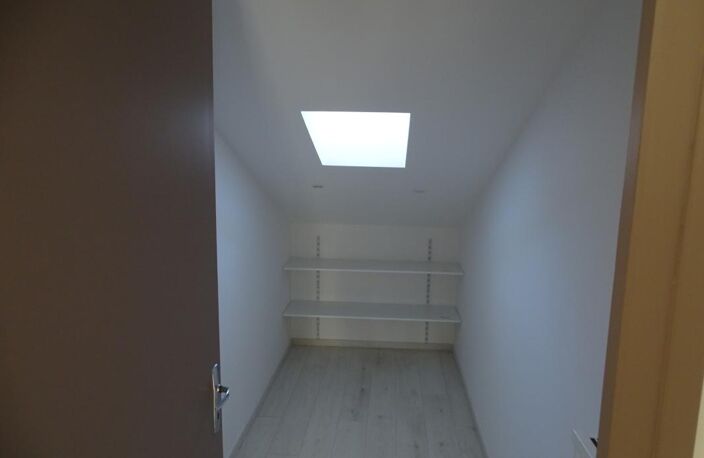 MAISON DE VILLAGE T5 EN DUPLEX  MIRABEL — photo 2