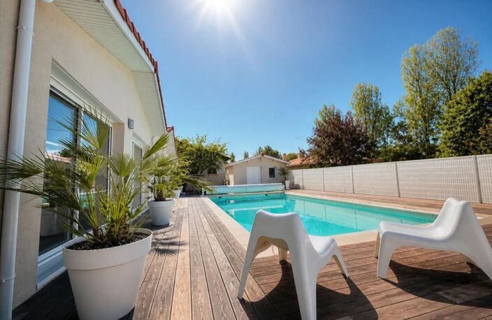 Maison de 7 pièces de 218 m² à Yvrac — photo 3
