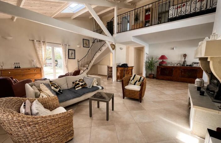 Maison de 7 pièces de 218 m² à Yvrac — photo 4