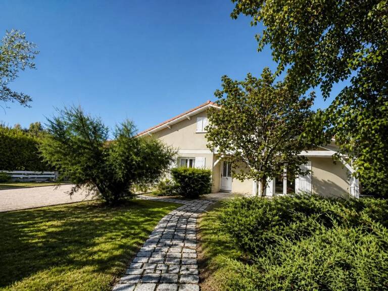 Maison de 7 pièces de 218 m² à Yvrac — photo 1