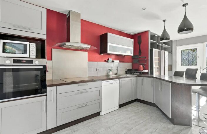 Maison de 5 pièces de 135 m² à Romainville — photo 4