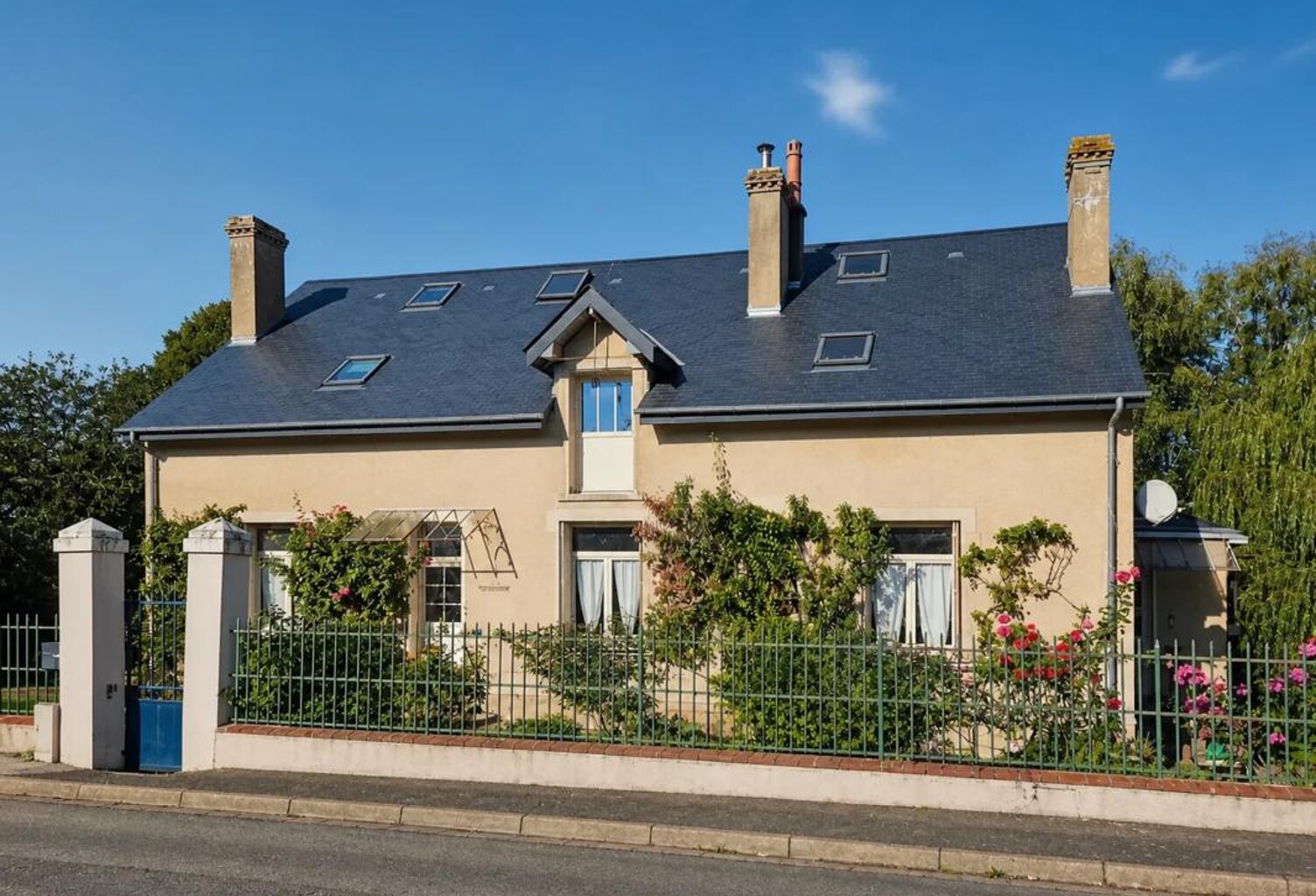 Maison de 8 pièces de 223 m² à Coudrecieux — photo 1