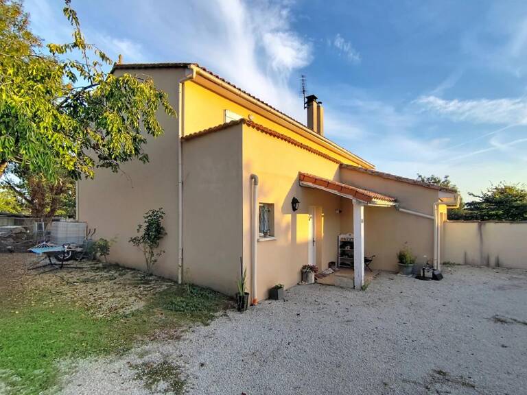 Maison de 4 pièces de 98 m² situé à La Boixe — photo 1