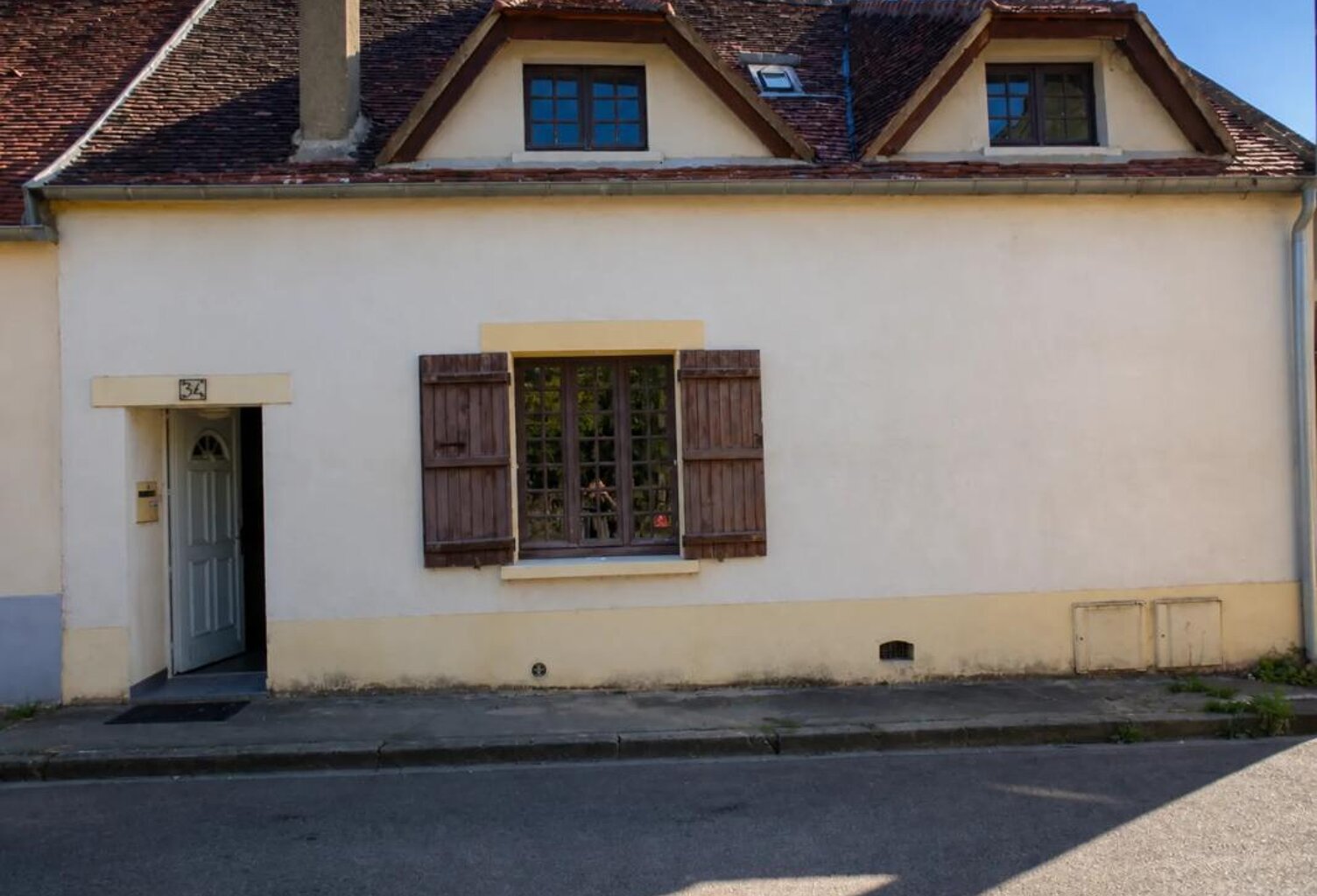 Maison de 4 pièces de 90 m² à Laroche-Saint-Cydroine — photo 1