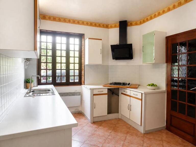 Maison de 4 pièces de 90 m² à Laroche-Saint-Cydroine — photo 1