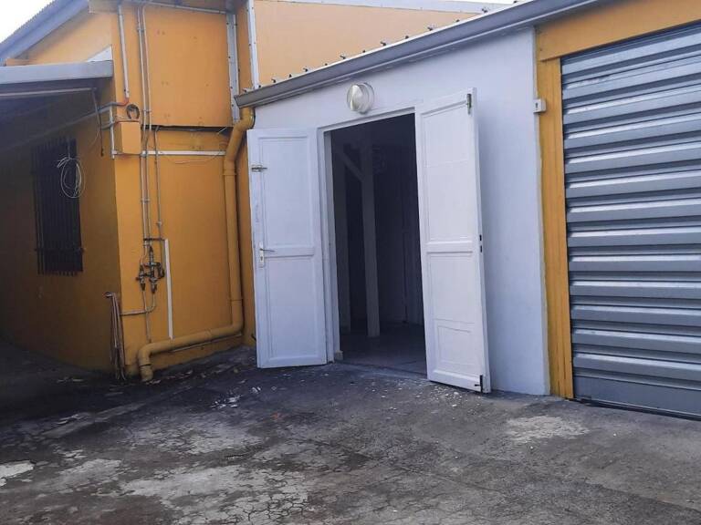 Location d'une maison F3/4 de 85 m2 Saint-André — photo 1