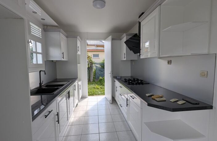 Villa F4 agréable et lumineuse, avec garage fermé, située dans lotissement calme — photo 3