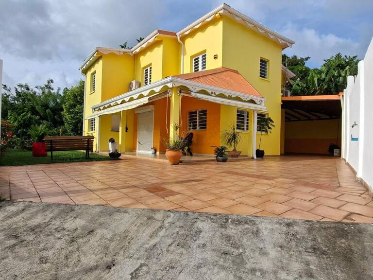 Maison T4 129m² À Louer non meublée quartier TIVOLI à  Fort De France — photo 1