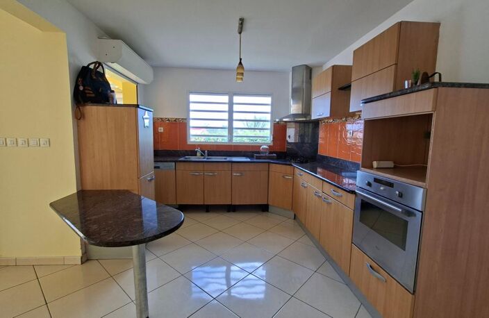 Maison T4 129m² À Louer non meublée quartier TIVOLI à  Fort De France — photo 3