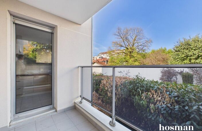 Bel et spacieux appartement familial T5 de 119m2, traversant, avec balcon sur jardin et stationnement – Montchat, Lyon 3e — photo 3