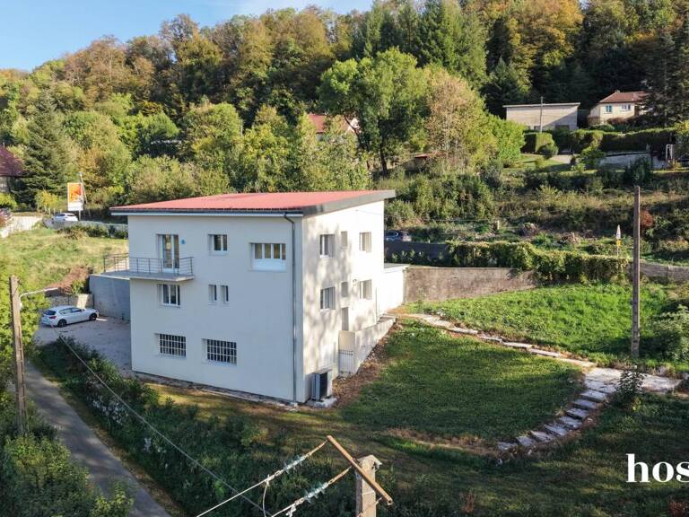 Maison 6 chambres de 163 m² avec double garage et jardin - Morre — photo 1