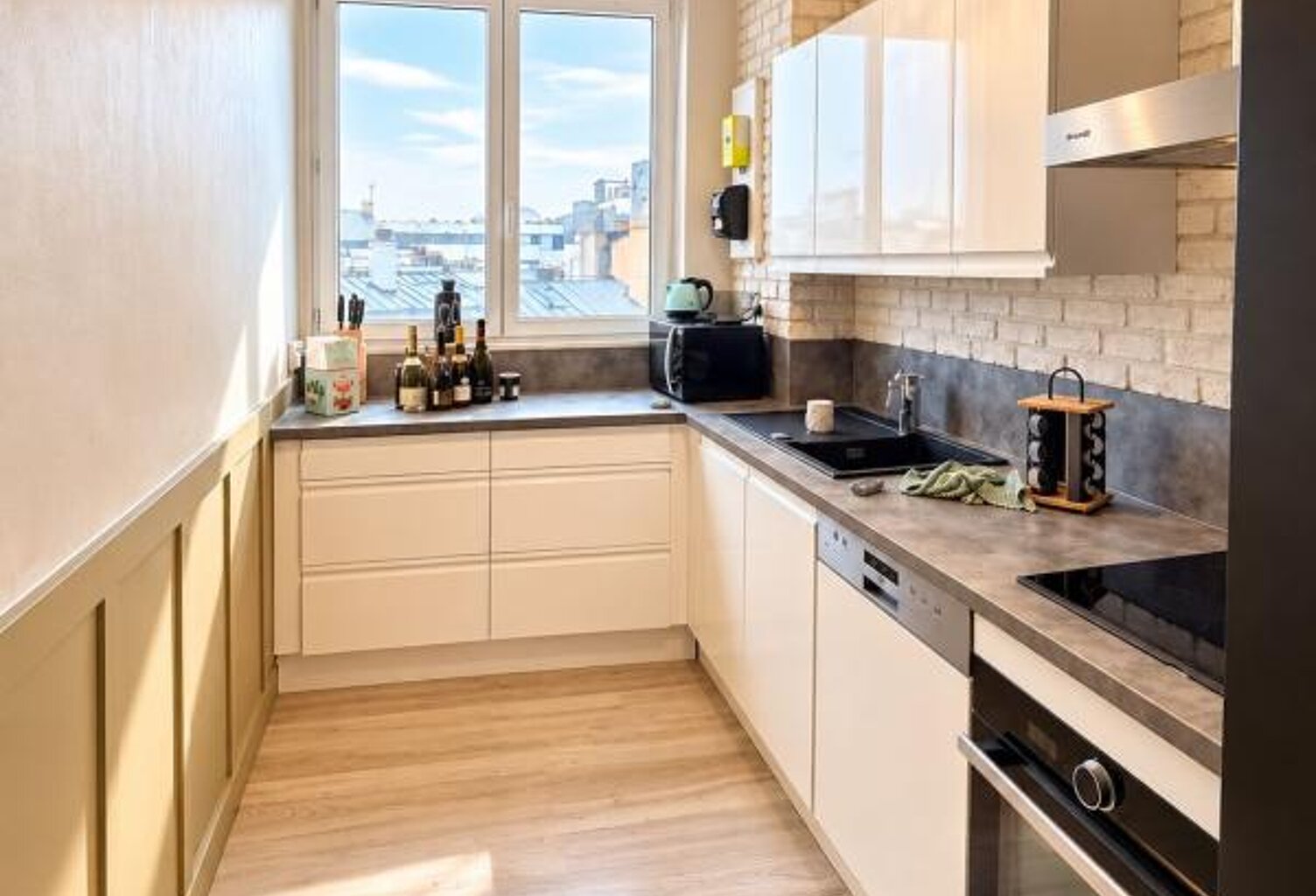 Brest – Hyper-centre | Bel appartement lumineux aux beaux volumes — photo 1