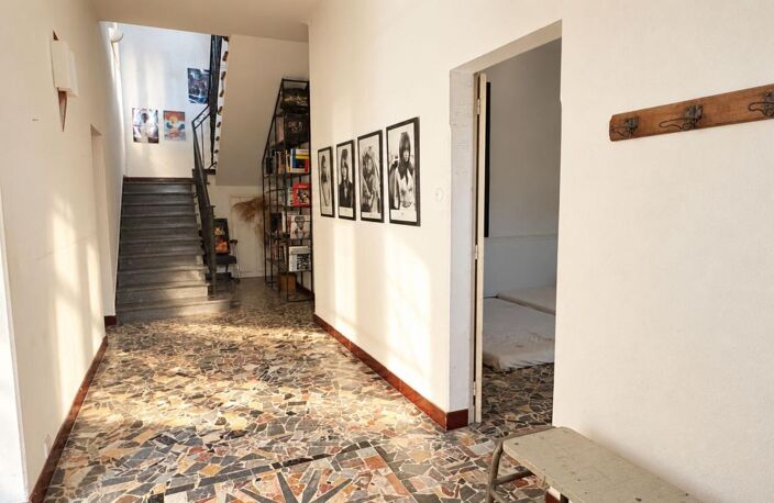 Maison à vendre Saint-Saturnin-les-Avignon 8 pièces 250m², Ateliers, Garage, Jardin — photo 4