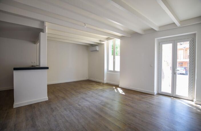 Maison à vendre à Orange, trois chambres et jardin ! — photo 2