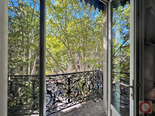 Appartement À Vendre — photo du bien