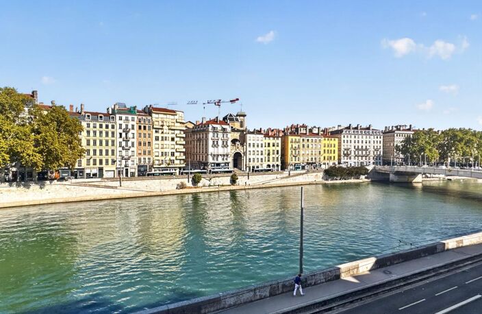 Quai de Bondy, 96 m² face à la Saône, 3 chambres — photo 2