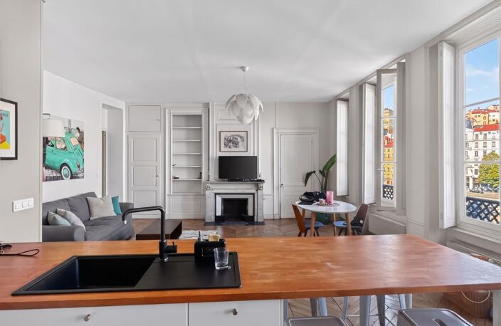 Quai de Bondy, 96 m² face à la Saône, 3 chambres — photo 4