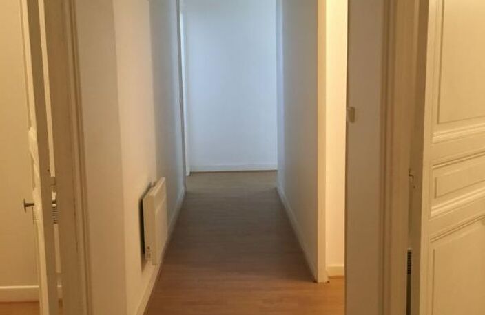 Appartement À Louer — photo 2