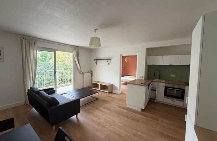 LOCATION APPARTEMENT MEUBLÉ 2 PIÈCES CHEMIN DE LA MAJOURANE TOULON — photo 3