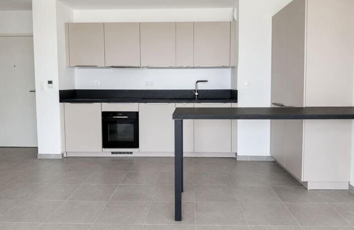 Appartement À Louer T3 La Seyne sur mer — photo 3