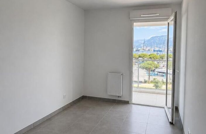 Appartement À Louer T3 La Seyne sur mer — photo 4