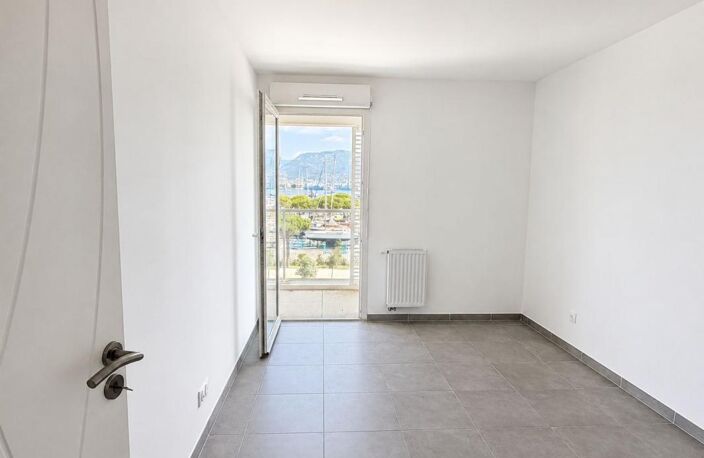 Appartement À Louer T3 La Seyne sur mer — photo 5