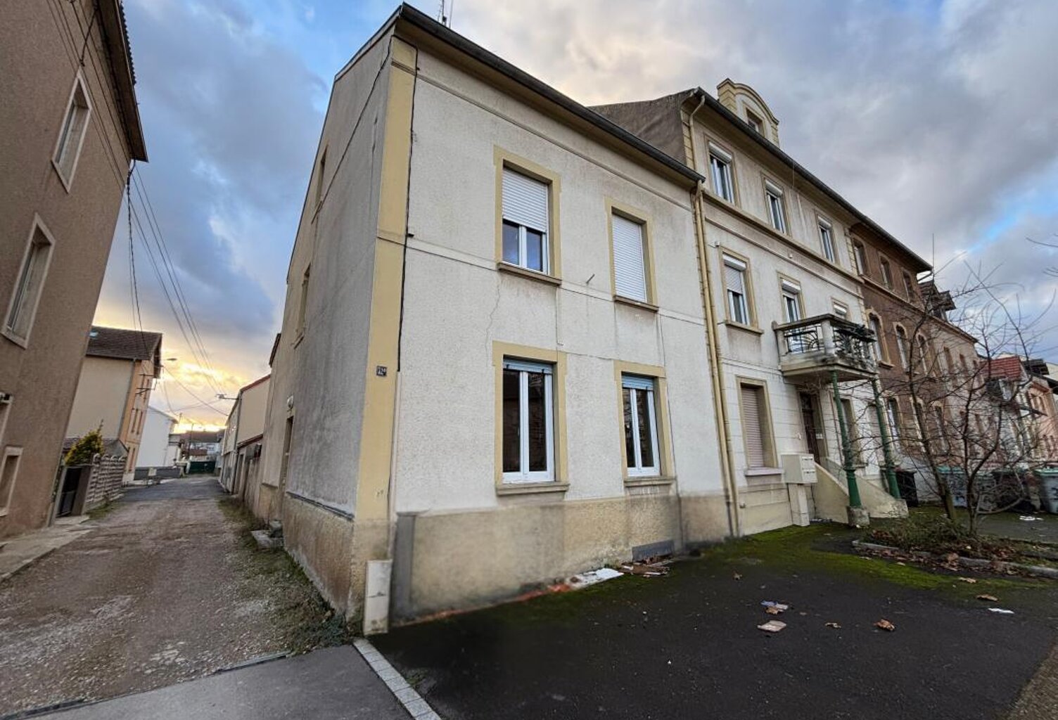 Grande maison de ville au centre de Yutz avec cour et garage — photo 1