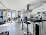 RARE - APPARTEMENT T3 AVEC VUE DEGAGEE ET PISCINE - FRÉJUS PLAGE — photo 2