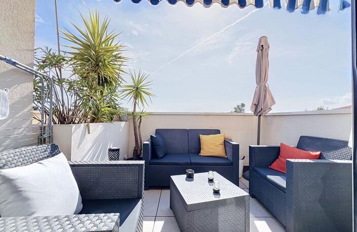 RARE - APPARTEMENT T3 AVEC VUE DEGAGEE ET PISCINE - FRÉJUS PLAGE — photo 4
