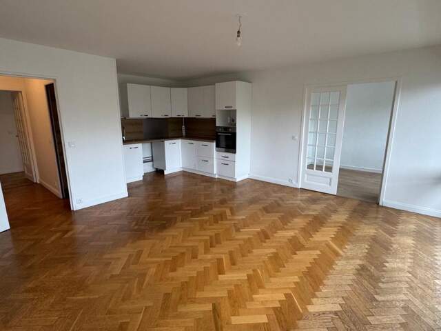 Ville basse, appartement avec 5 chambres, ascenseur, balcons et place de parking — photo du bien