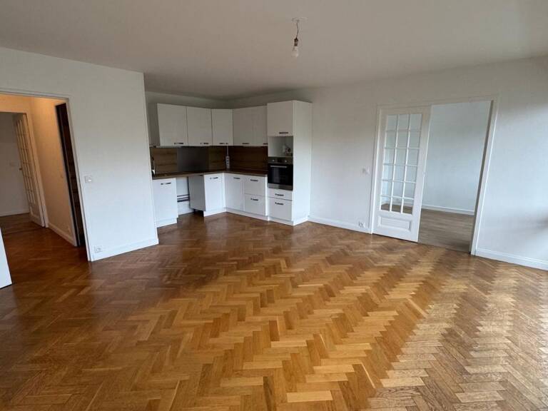 Ville basse, appartement avec 5 chambres, ascenseur, balcons et place de parking — photo 1