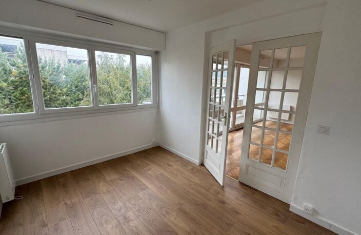 Ville basse, appartement avec 5 chambres, ascenseur, balcons et place de parking — photo 4