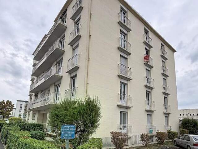 Appartement À Vendre — photo du bien