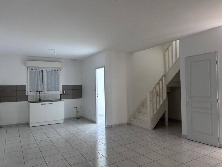 Maison À Louer — photo 1