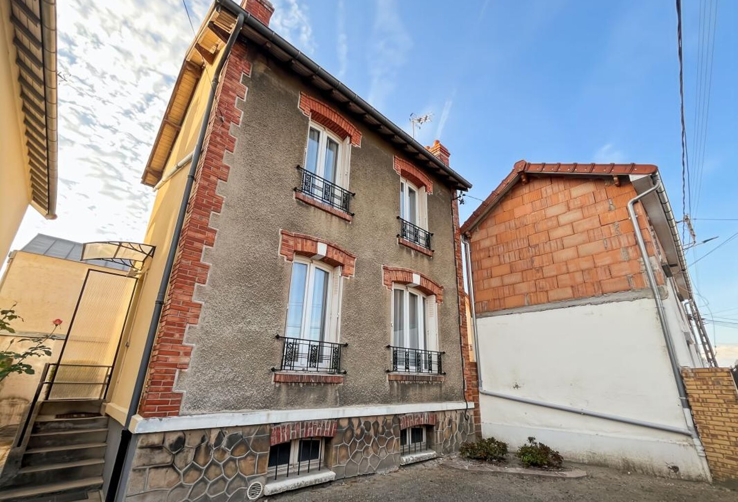 SANNOIS / Quartier Voltaire / Maison 2 chambres avec jardin et cave totale — photo 1